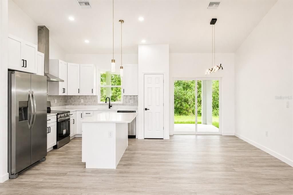 For Rent: $2,450 (3 beds, 3 baths, 1505 Square Feet)