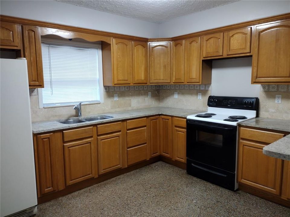 В аренду: $1,450 (2 спален, 2 ванн, 1132 Квадратных фут)