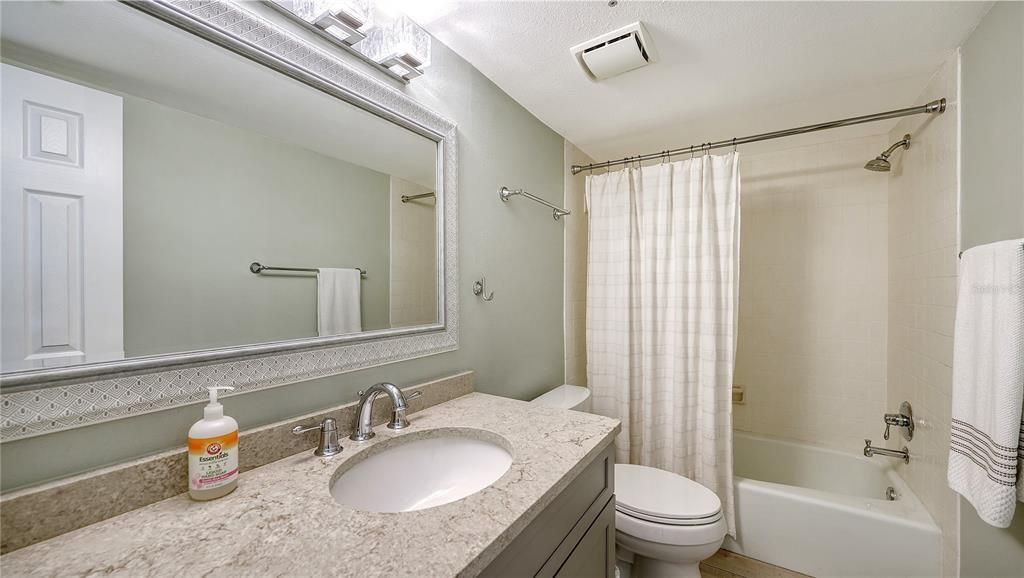 For Sale: $1,125,000 (2 beds, 2 baths, 1362 Square Feet)
