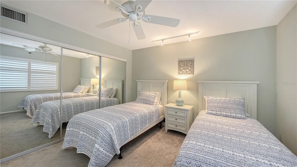 For Sale: $1,125,000 (2 beds, 2 baths, 1362 Square Feet)