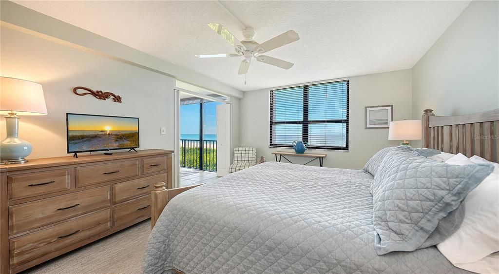 For Sale: $1,125,000 (2 beds, 2 baths, 1362 Square Feet)