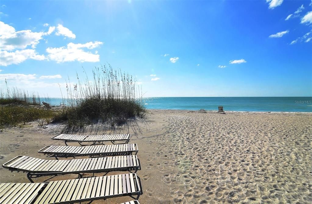 For Sale: $1,125,000 (2 beds, 2 baths, 1362 Square Feet)