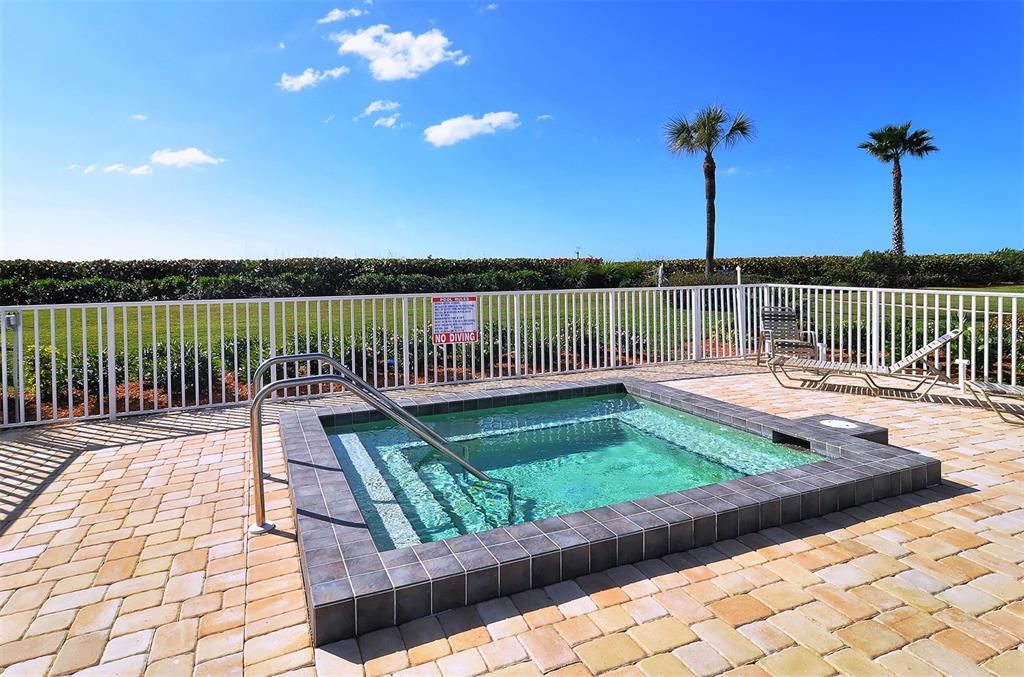 For Sale: $1,125,000 (2 beds, 2 baths, 1362 Square Feet)