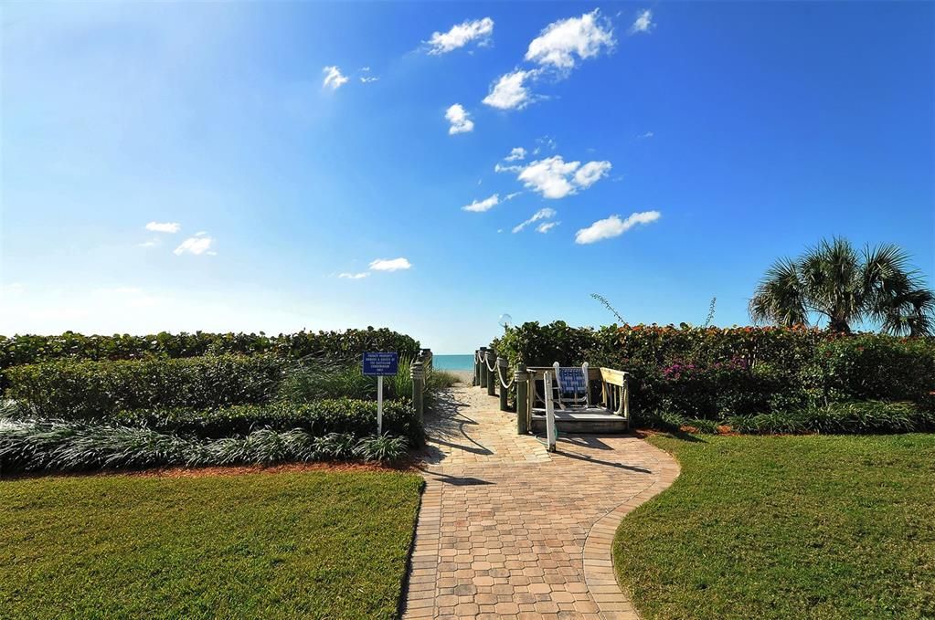 For Sale: $1,125,000 (2 beds, 2 baths, 1362 Square Feet)