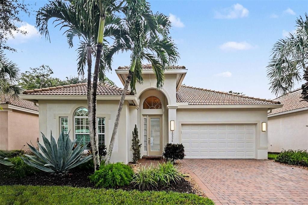 For Sale: $519,900 (2 beds, 2 baths, 1911 Square Feet)