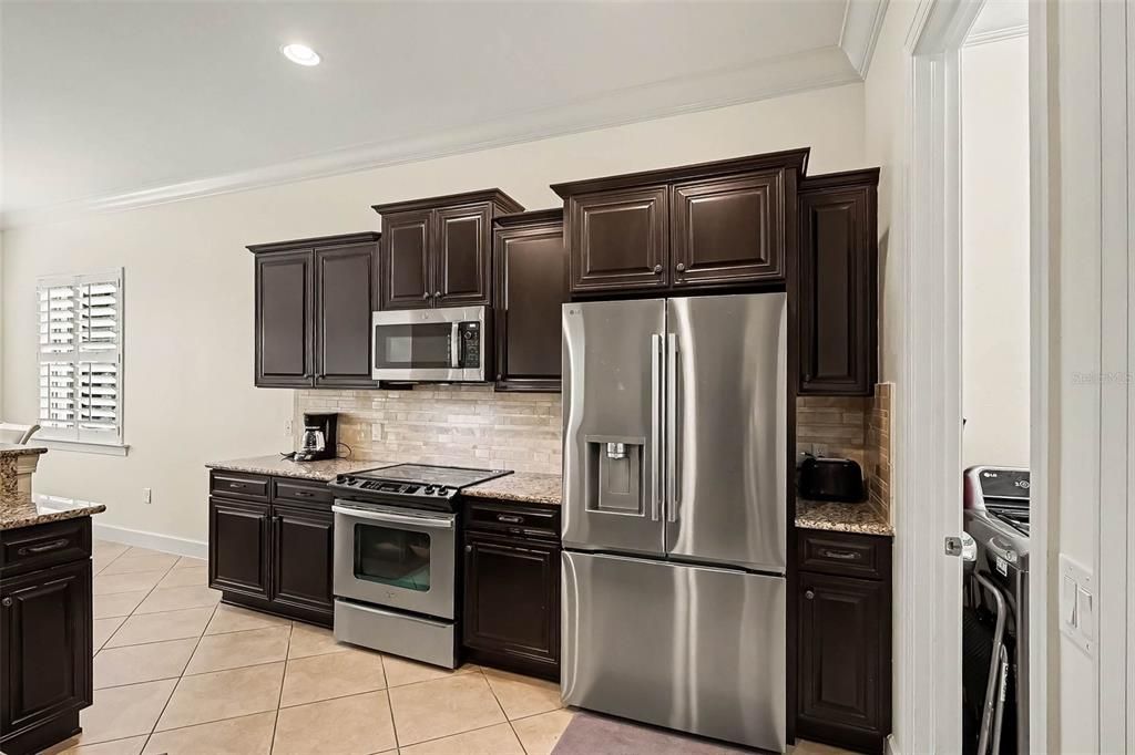 For Sale: $519,900 (2 beds, 2 baths, 1911 Square Feet)