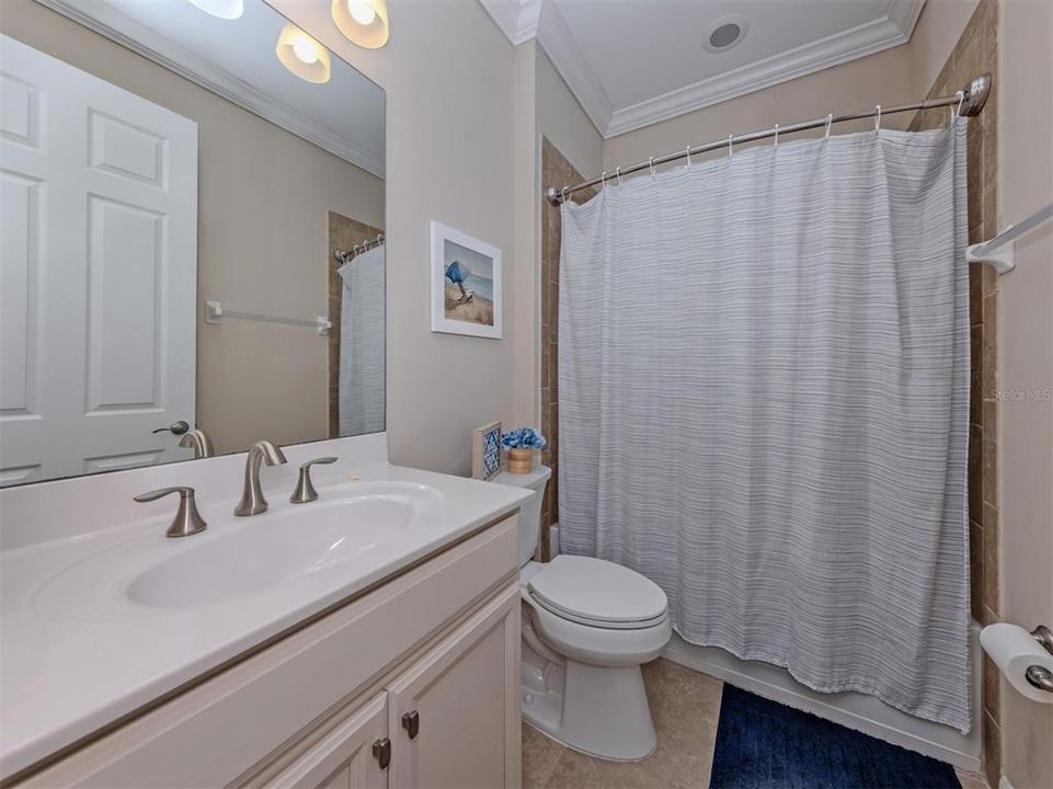 For Sale: $440,000 (3 beds, 2 baths, 1984 Square Feet)