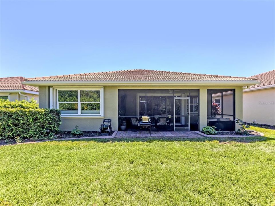For Sale: $440,000 (3 beds, 2 baths, 1984 Square Feet)