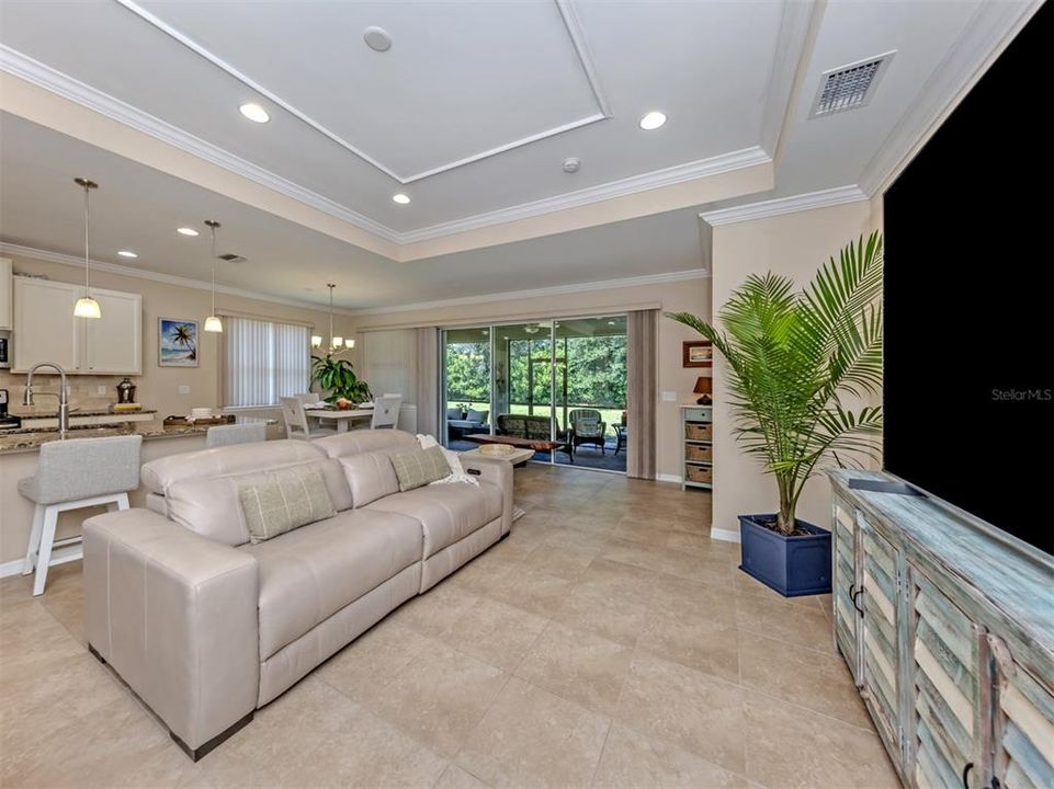 For Sale: $440,000 (3 beds, 2 baths, 1984 Square Feet)