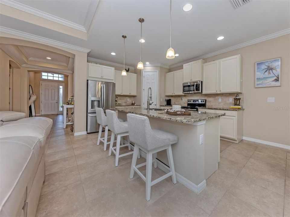 For Sale: $440,000 (3 beds, 2 baths, 1984 Square Feet)
