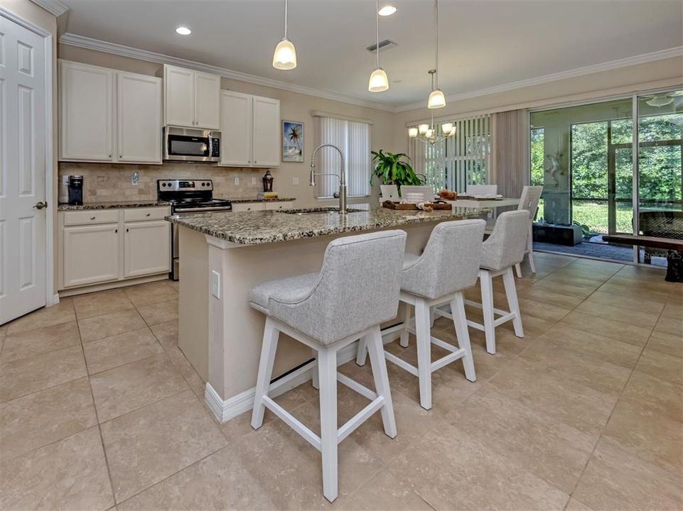 For Sale: $440,000 (3 beds, 2 baths, 1984 Square Feet)
