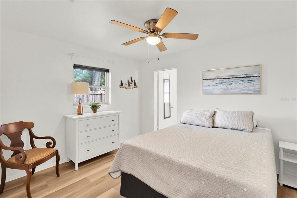 For Sale: $369,900 (2 beds, 2 baths, 1032 Square Feet)