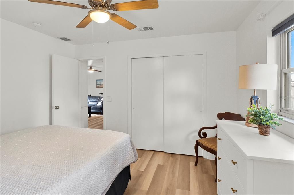 For Sale: $369,900 (2 beds, 2 baths, 1032 Square Feet)