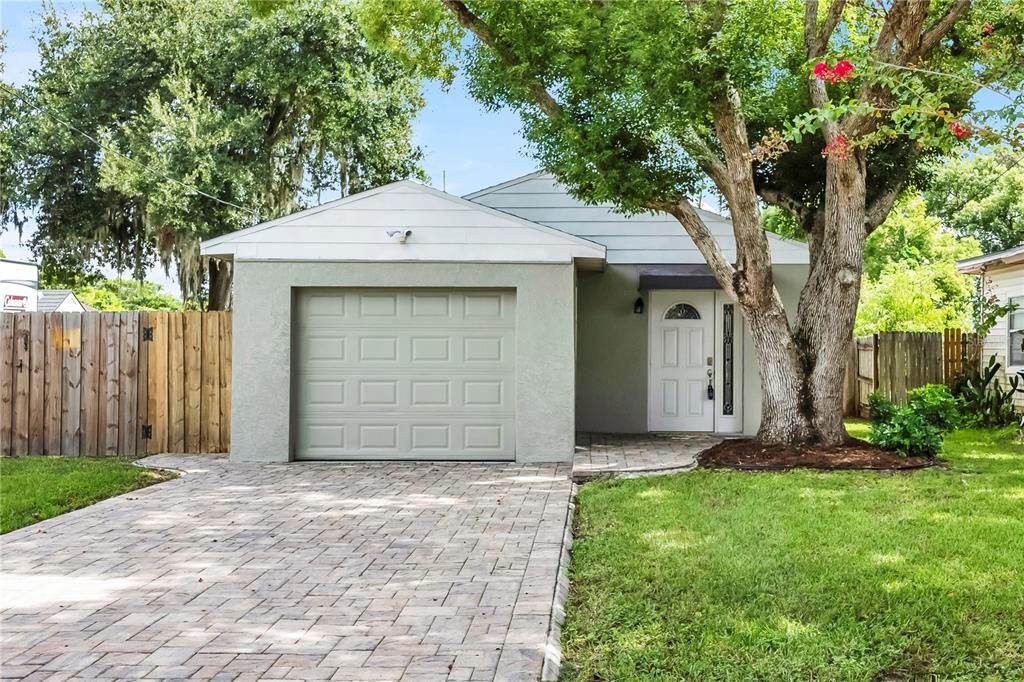 For Sale: $369,900 (2 beds, 2 baths, 1032 Square Feet)