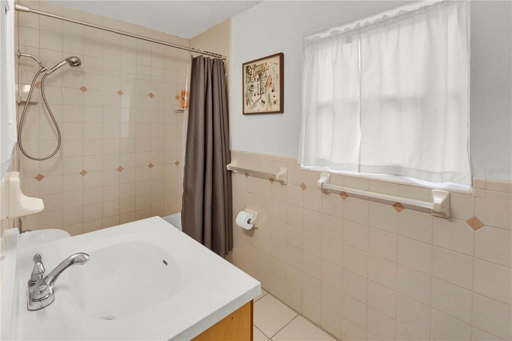 For Sale: $369,900 (2 beds, 2 baths, 1032 Square Feet)