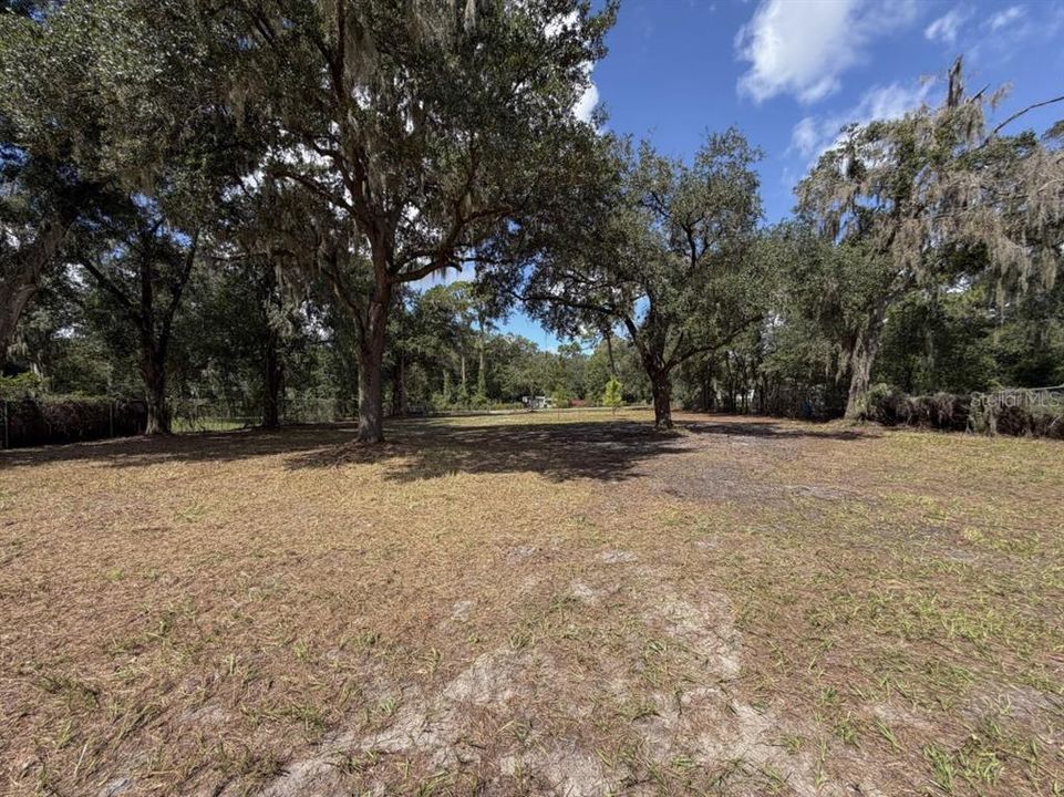 待售: $189,000 (0.92 acres)