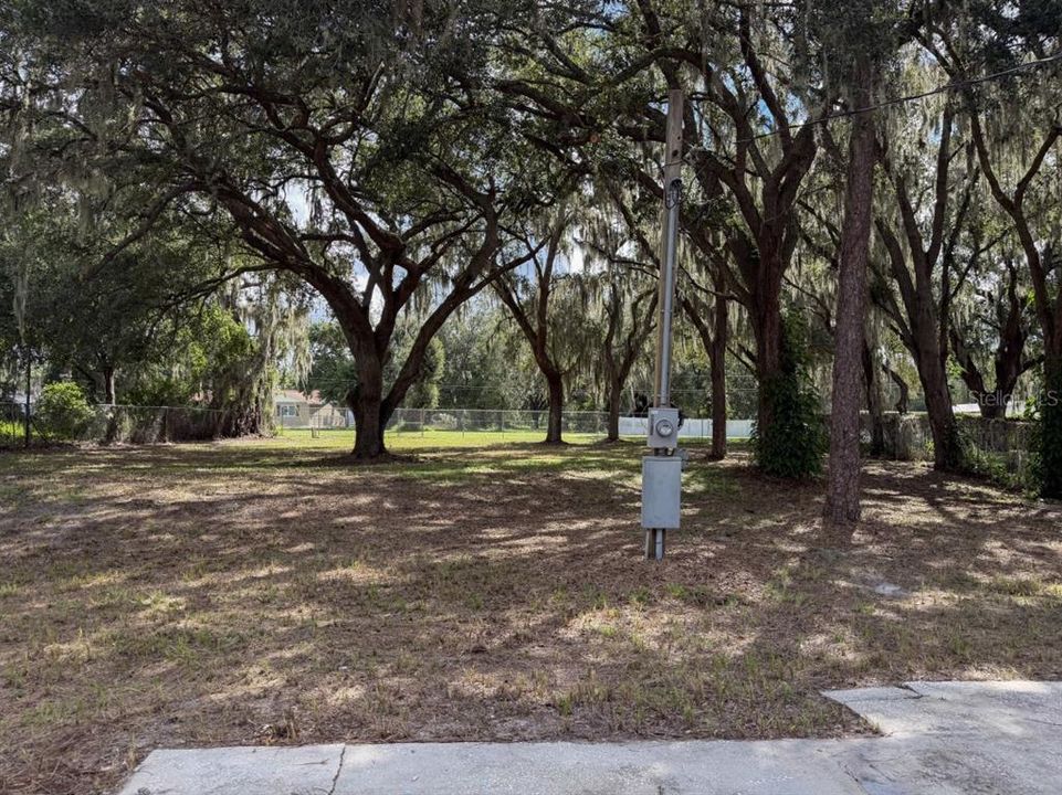 待售: $189,000 (0.92 acres)