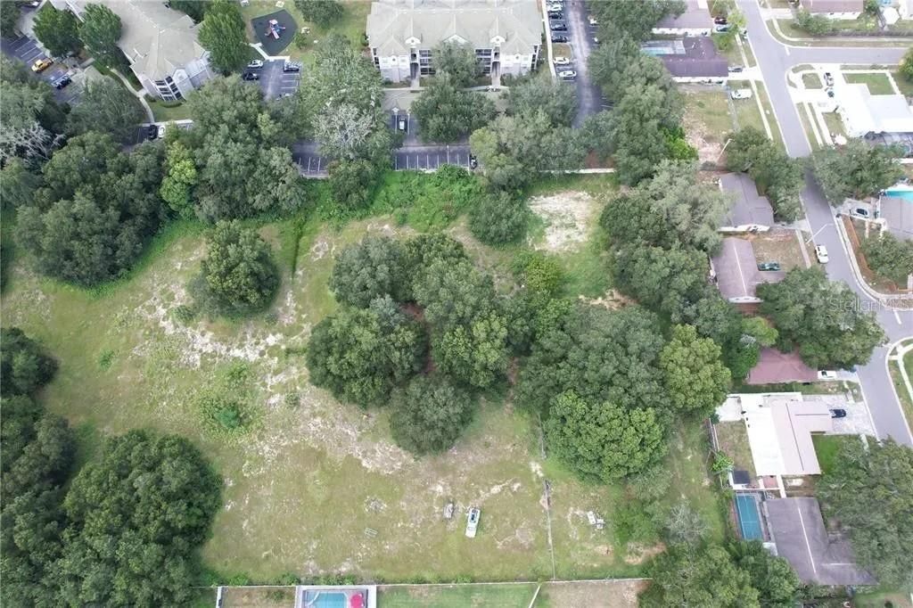 待售: $2,400,000 (12.40 acres)