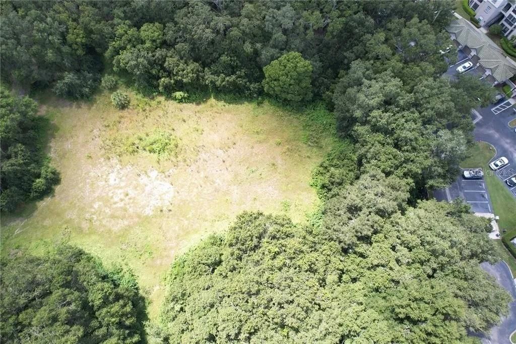 待售: $2,400,000 (12.40 acres)