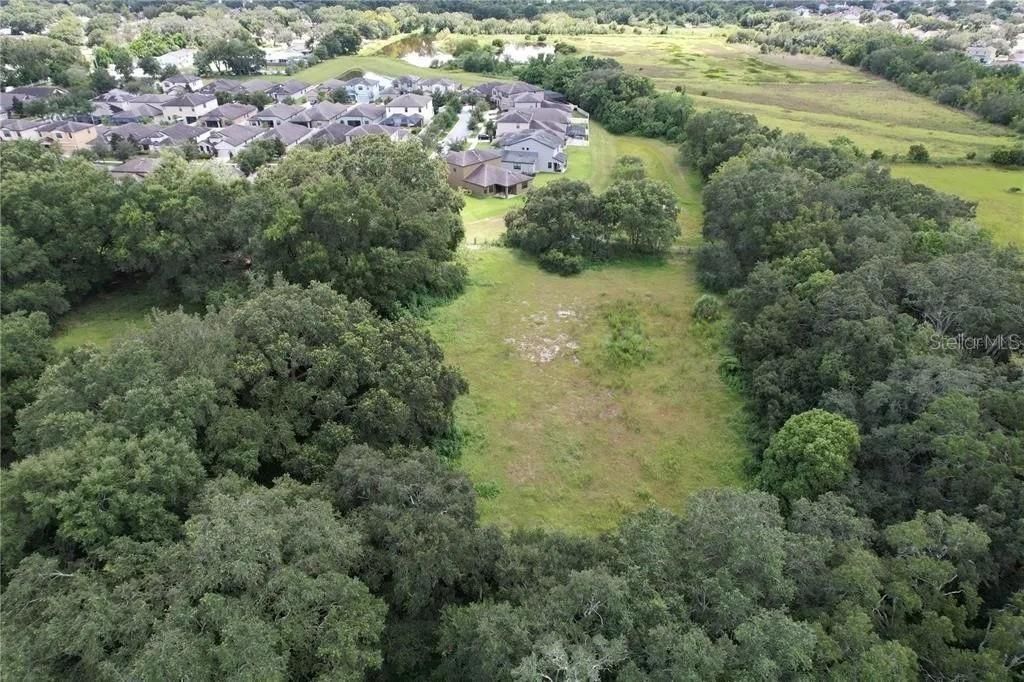 待售: $2,400,000 (12.40 acres)
