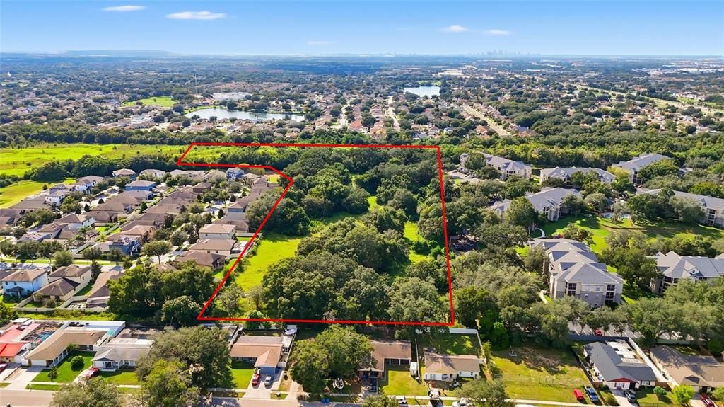 待售: $2,400,000 (12.40 acres)