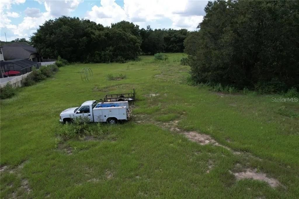 待售: $2,400,000 (12.40 acres)