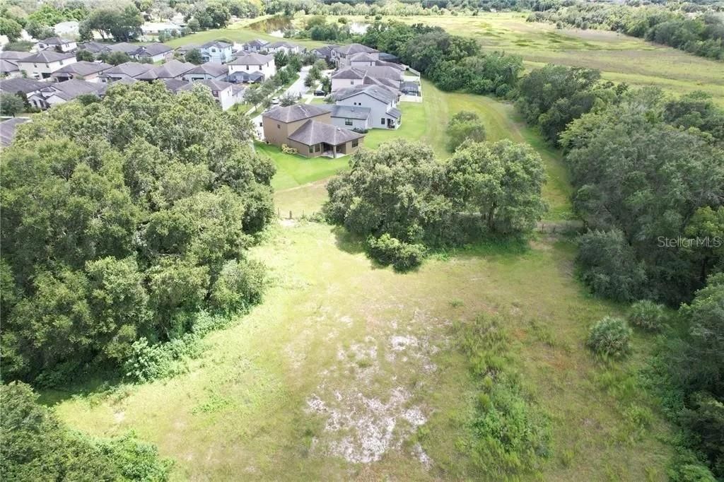 待售: $2,400,000 (12.40 acres)