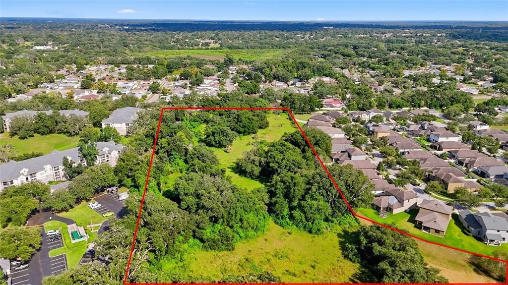 待售: $2,400,000 (12.40 acres)