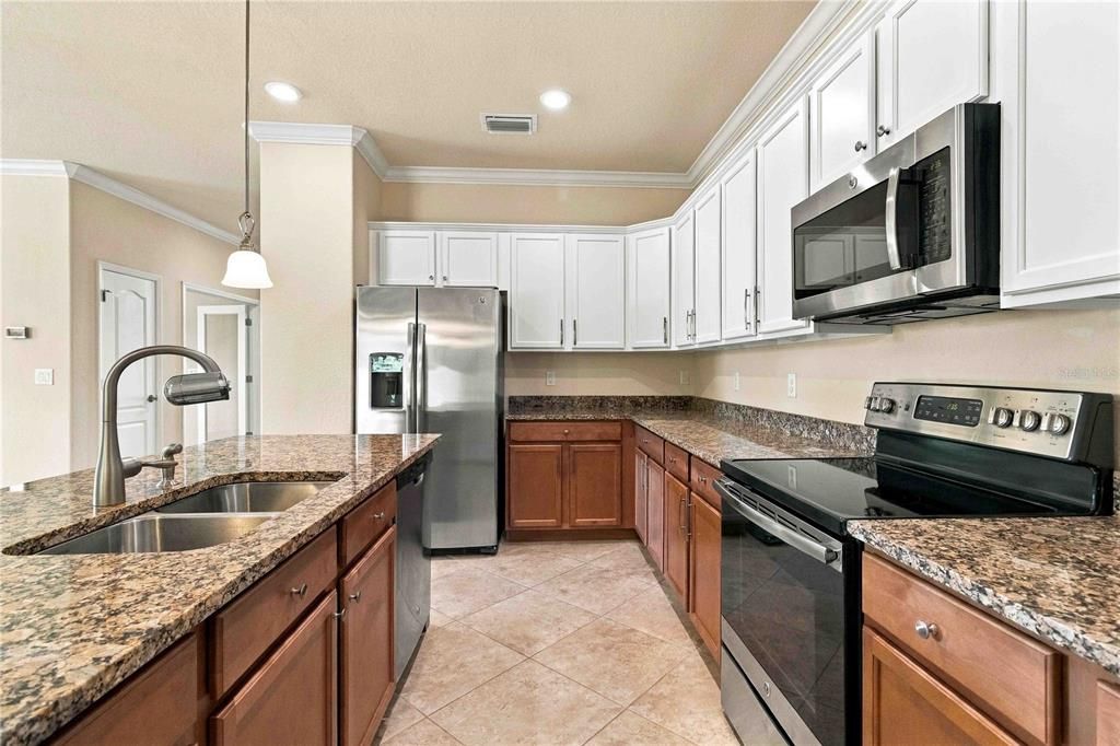 For Sale: $525,000 (3 beds, 3 baths, 2006 Square Feet)