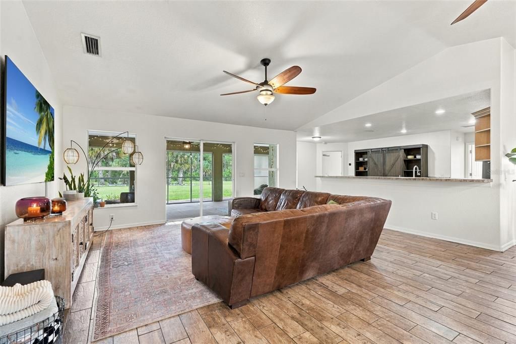 For Sale: $374,888 (3 beds, 2 baths, 1814 Square Feet)