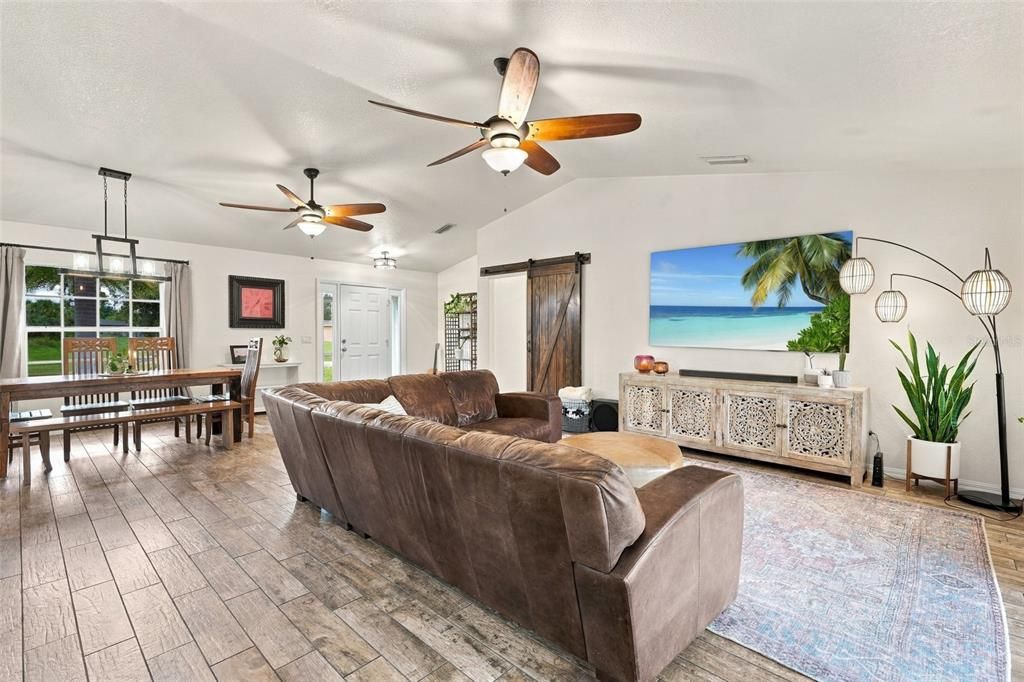 For Sale: $374,888 (3 beds, 2 baths, 1814 Square Feet)