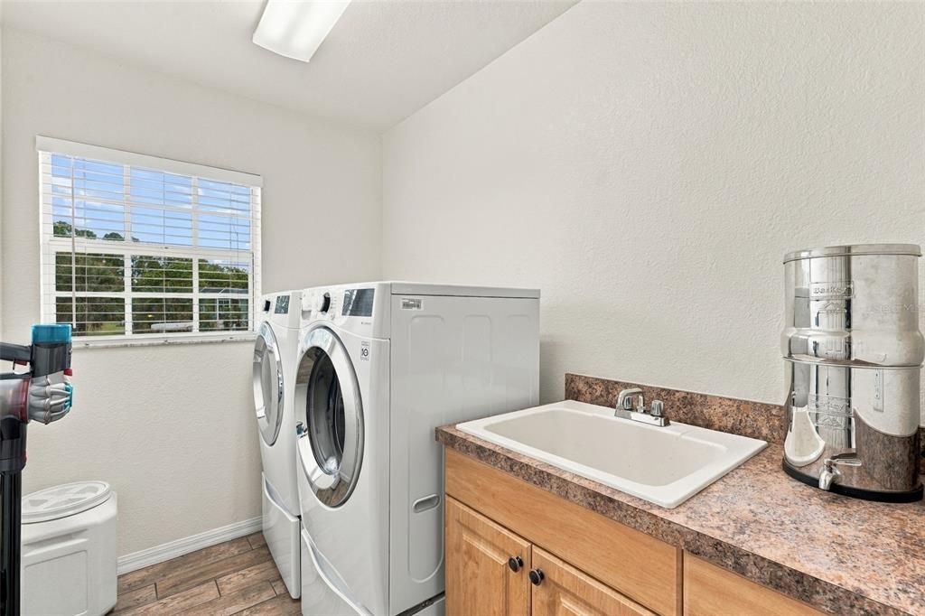 For Sale: $374,888 (3 beds, 2 baths, 1814 Square Feet)