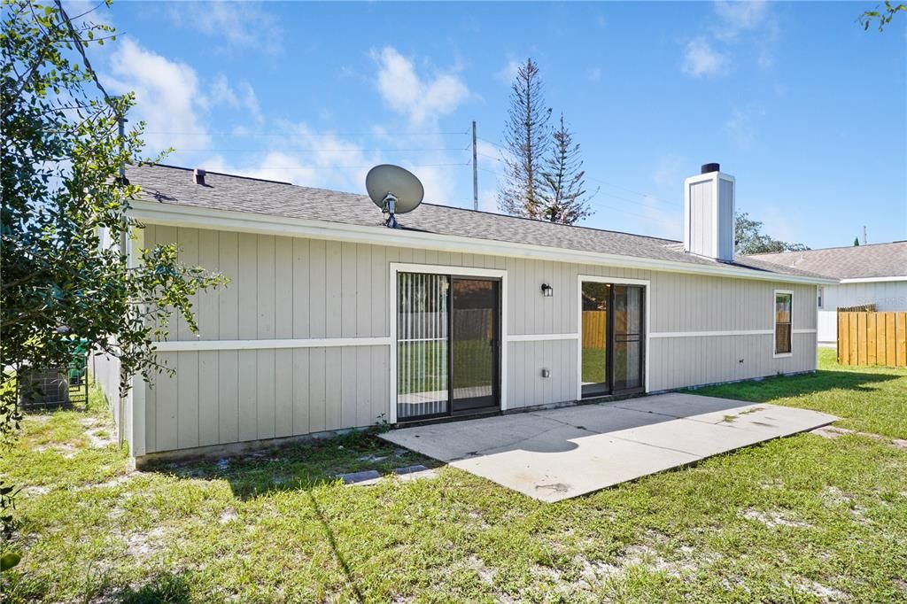 For Sale: $275,000 (3 beds, 2 baths, 1194 Square Feet)