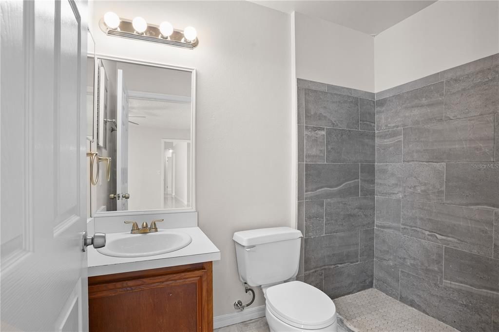 For Sale: $275,000 (3 beds, 2 baths, 1194 Square Feet)