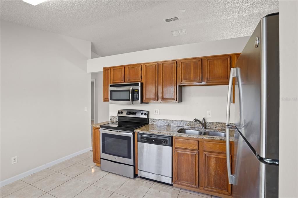 For Sale: $275,000 (3 beds, 2 baths, 1194 Square Feet)