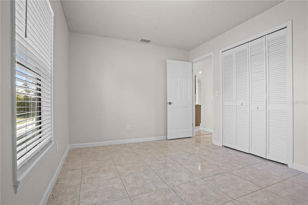 For Sale: $275,000 (3 beds, 2 baths, 1194 Square Feet)
