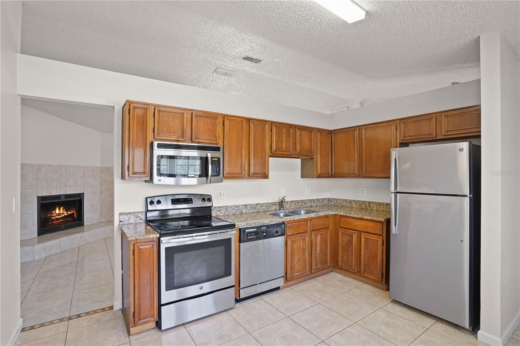For Sale: $275,000 (3 beds, 2 baths, 1194 Square Feet)