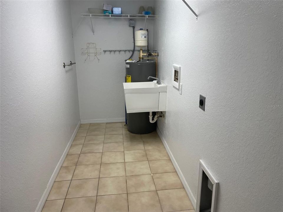 En Venta: $239,900 (2 camas, 2 baños, 1329 Pies cuadrados)