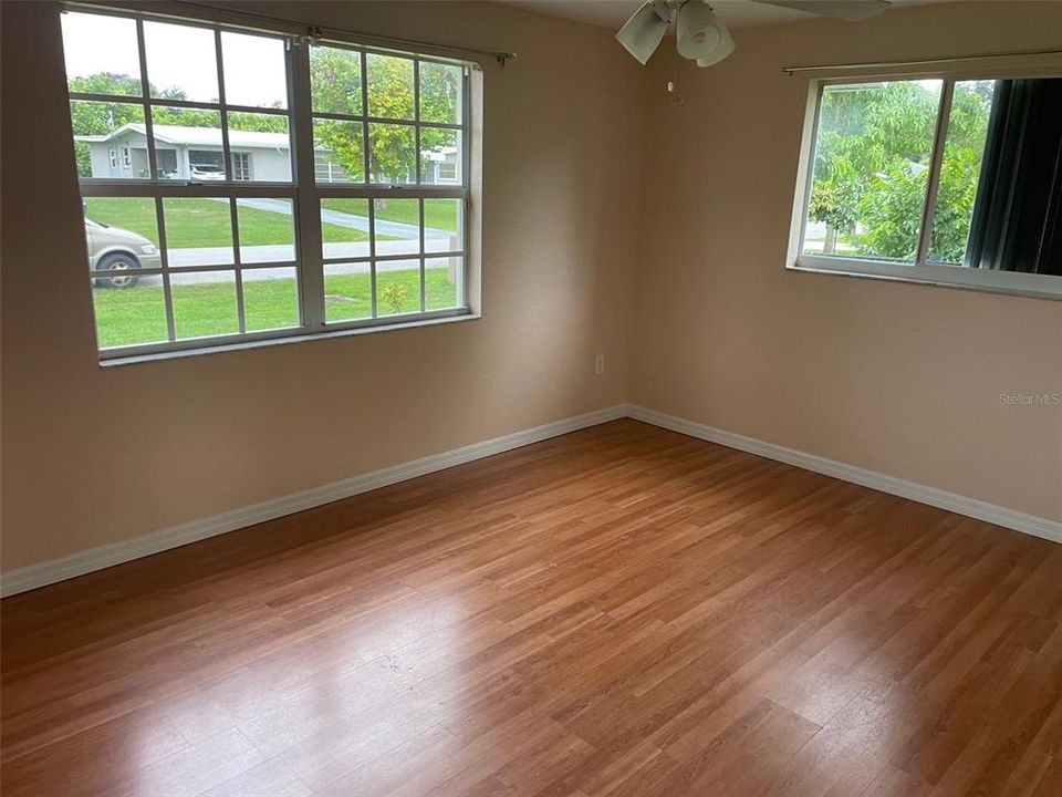 En Venta: $239,900 (2 camas, 2 baños, 1329 Pies cuadrados)