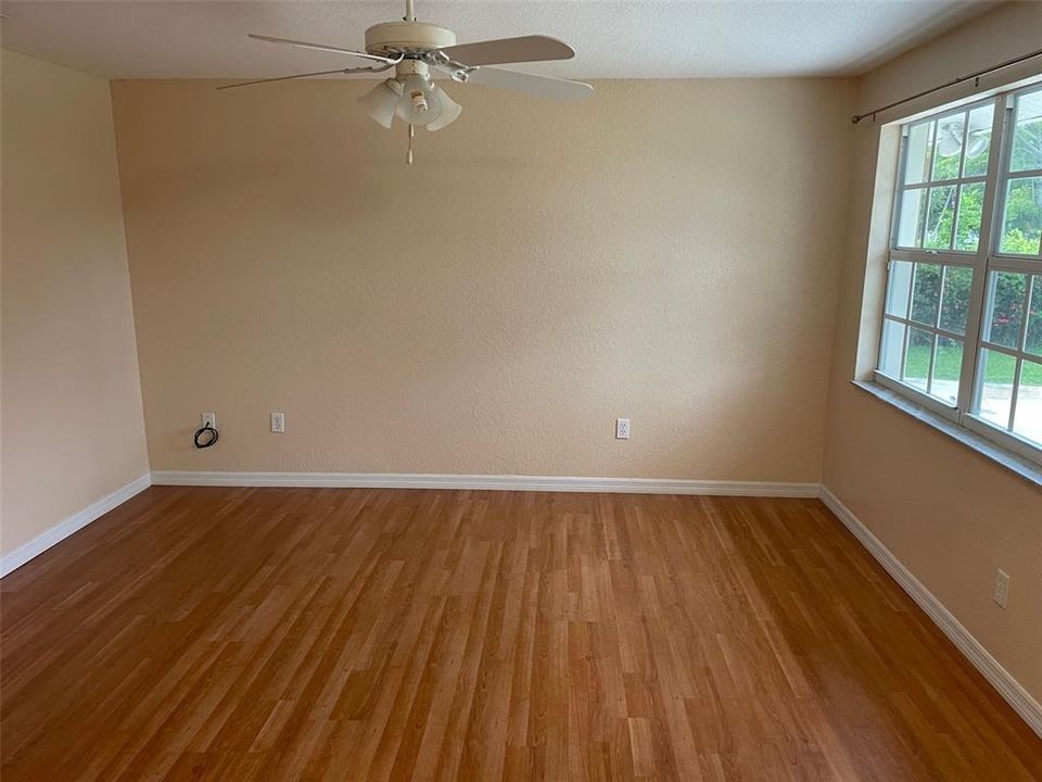 En Venta: $239,900 (2 camas, 2 baños, 1329 Pies cuadrados)