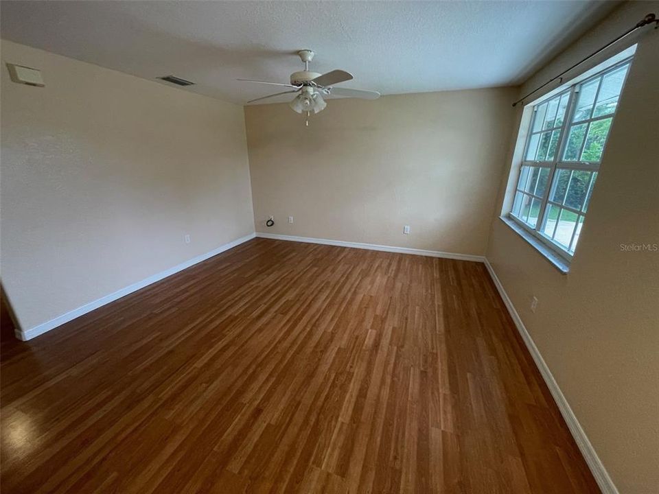 En Venta: $239,900 (2 camas, 2 baños, 1329 Pies cuadrados)
