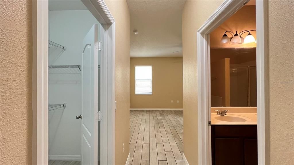 For Sale: $379,990 (4 beds, 2 baths, 1976 Square Feet)