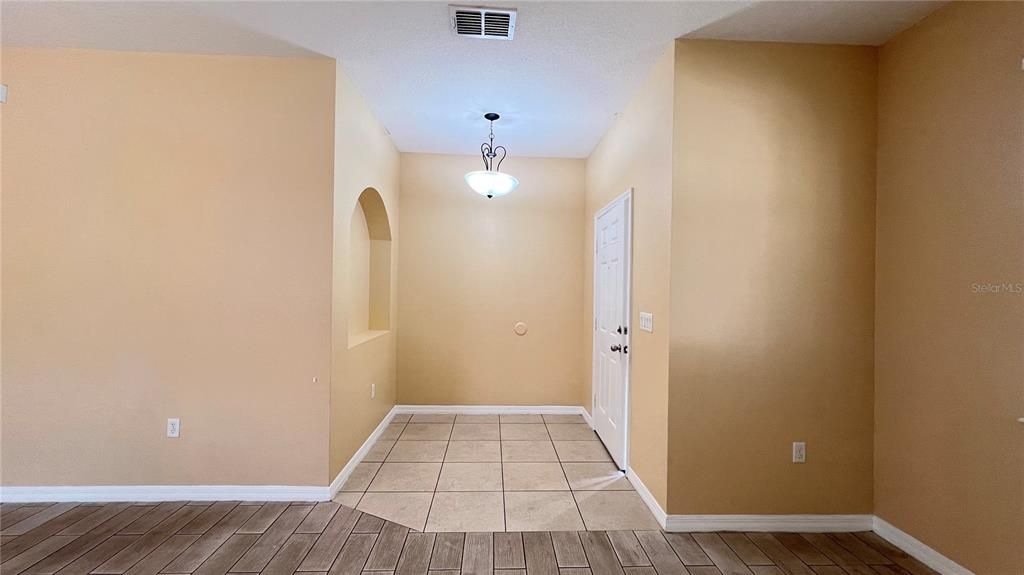 For Sale: $379,990 (4 beds, 2 baths, 1976 Square Feet)