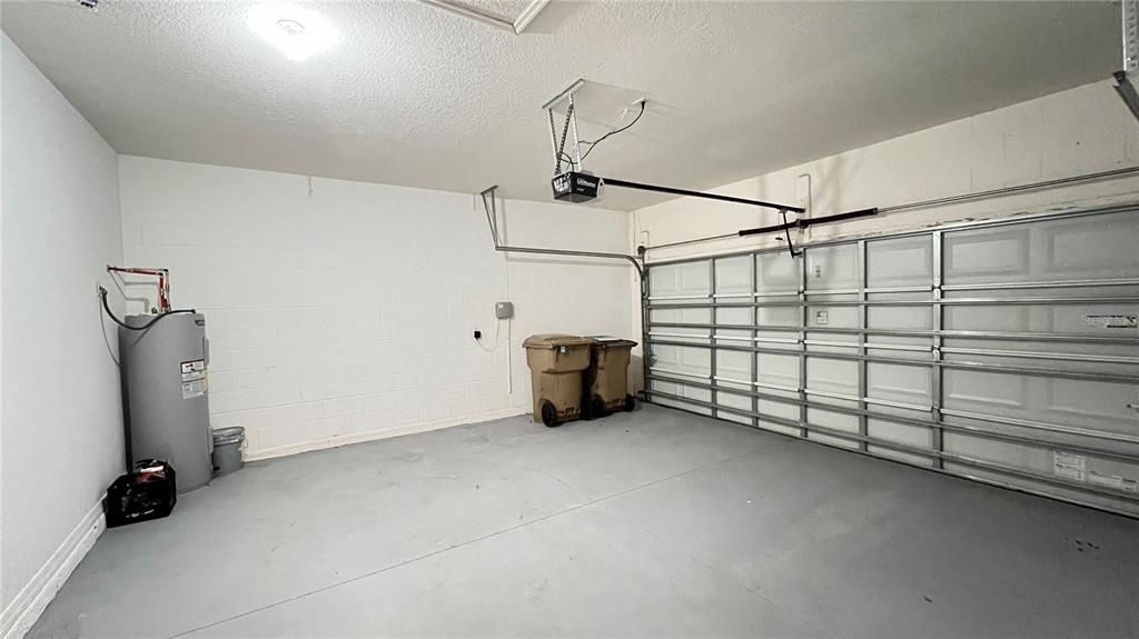 For Sale: $379,990 (4 beds, 2 baths, 1976 Square Feet)