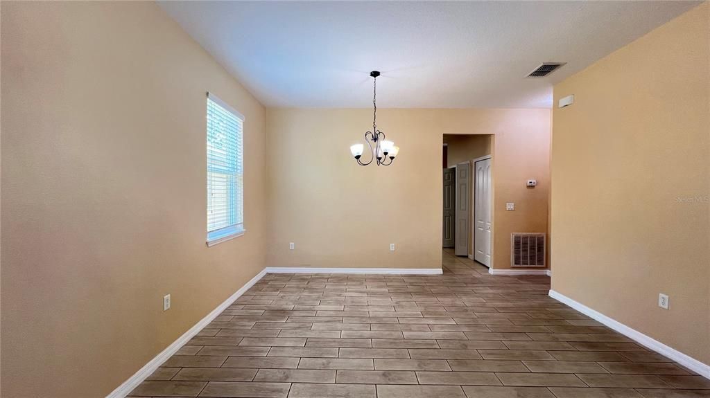 For Sale: $379,990 (4 beds, 2 baths, 1976 Square Feet)