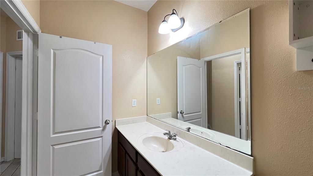 For Sale: $379,990 (4 beds, 2 baths, 1976 Square Feet)