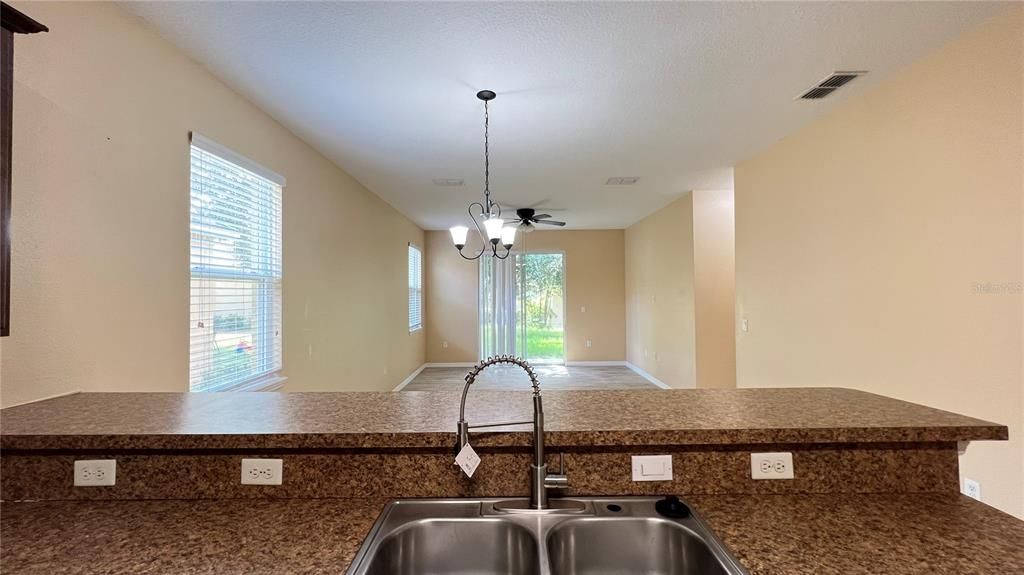 For Sale: $379,990 (4 beds, 2 baths, 1976 Square Feet)