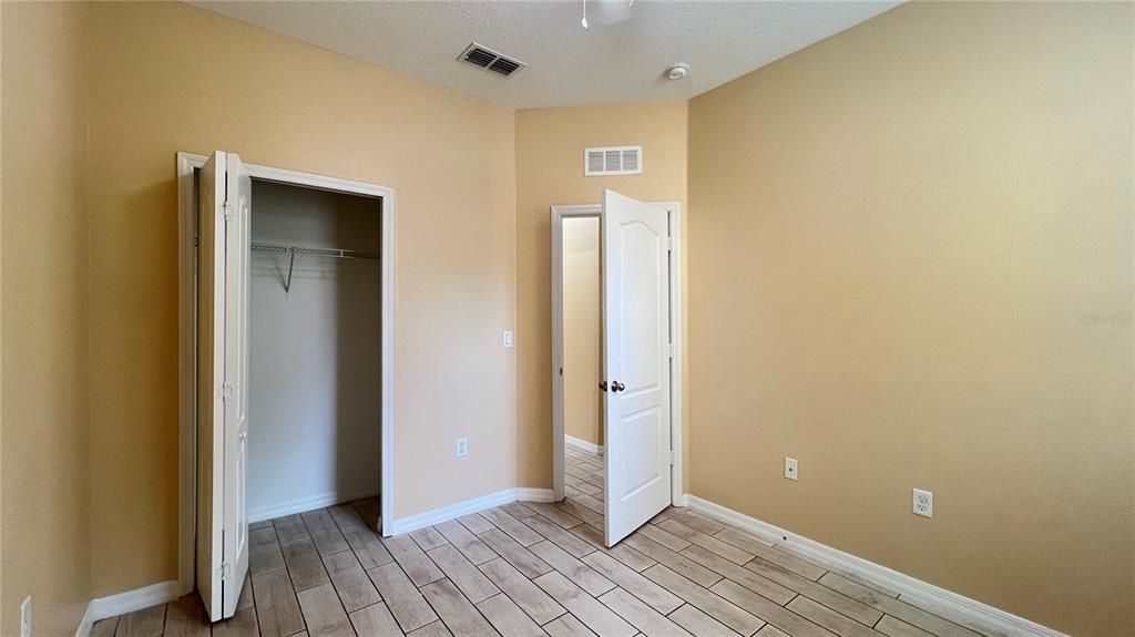 For Sale: $379,990 (4 beds, 2 baths, 1976 Square Feet)