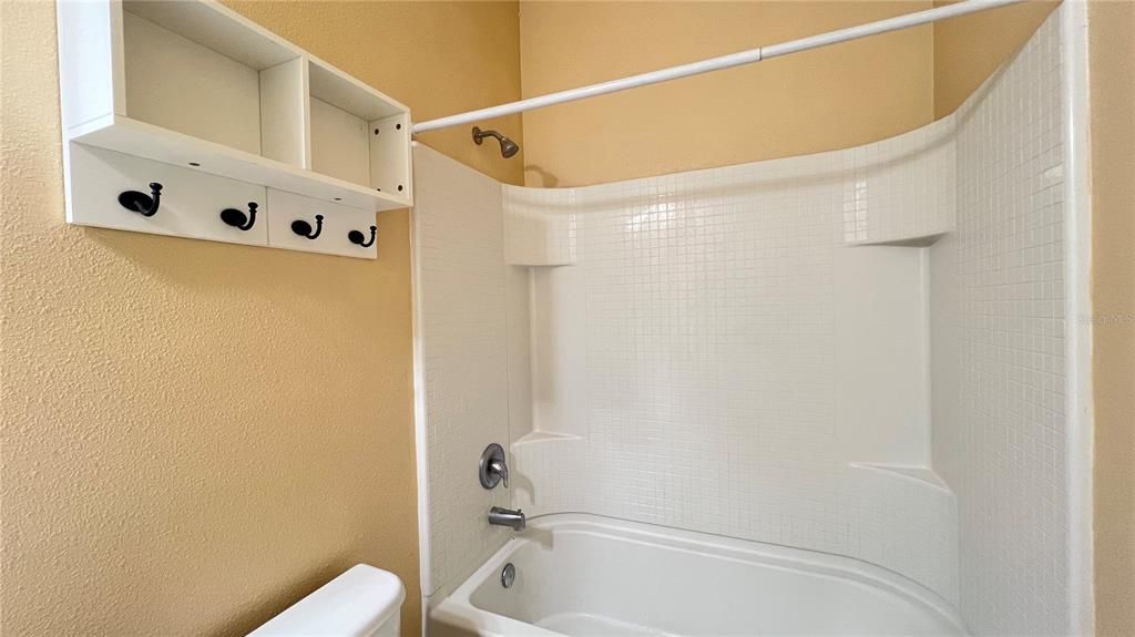 For Sale: $379,990 (4 beds, 2 baths, 1976 Square Feet)