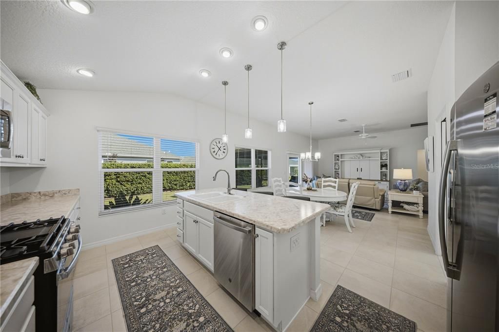 For Sale: $399,000 (3 beds, 2 baths, 1419 Square Feet)